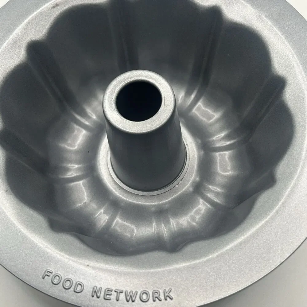 Food Network Small Non-Stick Rimmed Bundt Pan 6 Inches Rim To Rim